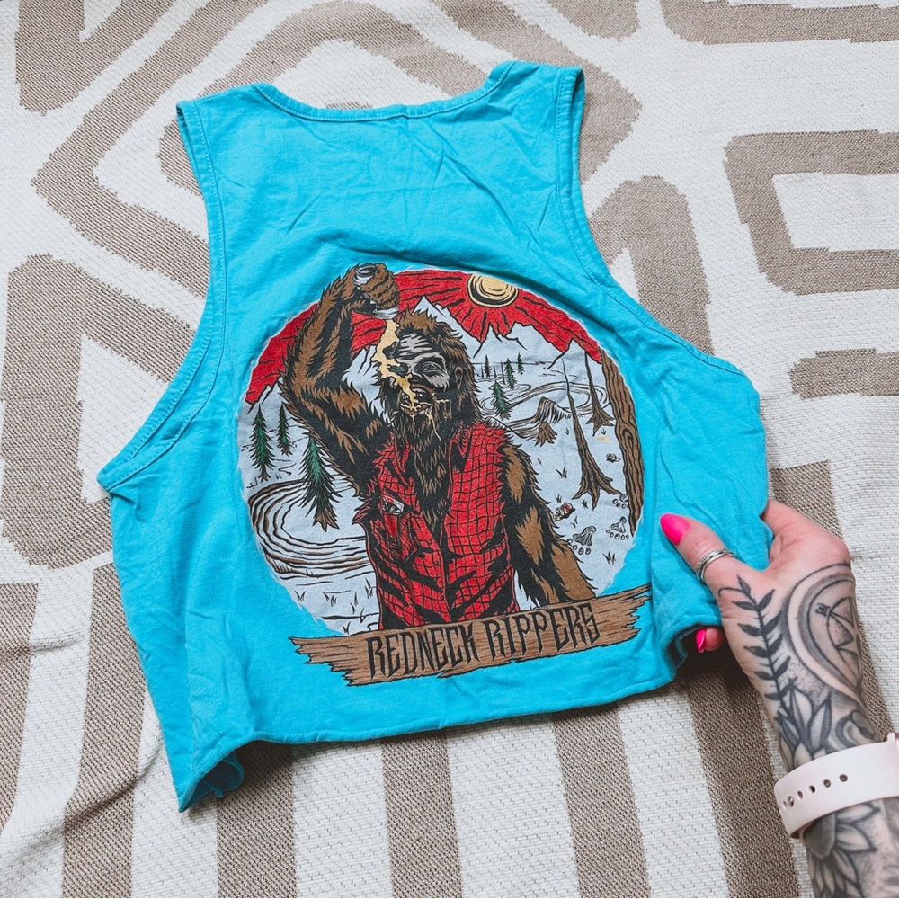Redneck Rippers Sasquatch crop tank S